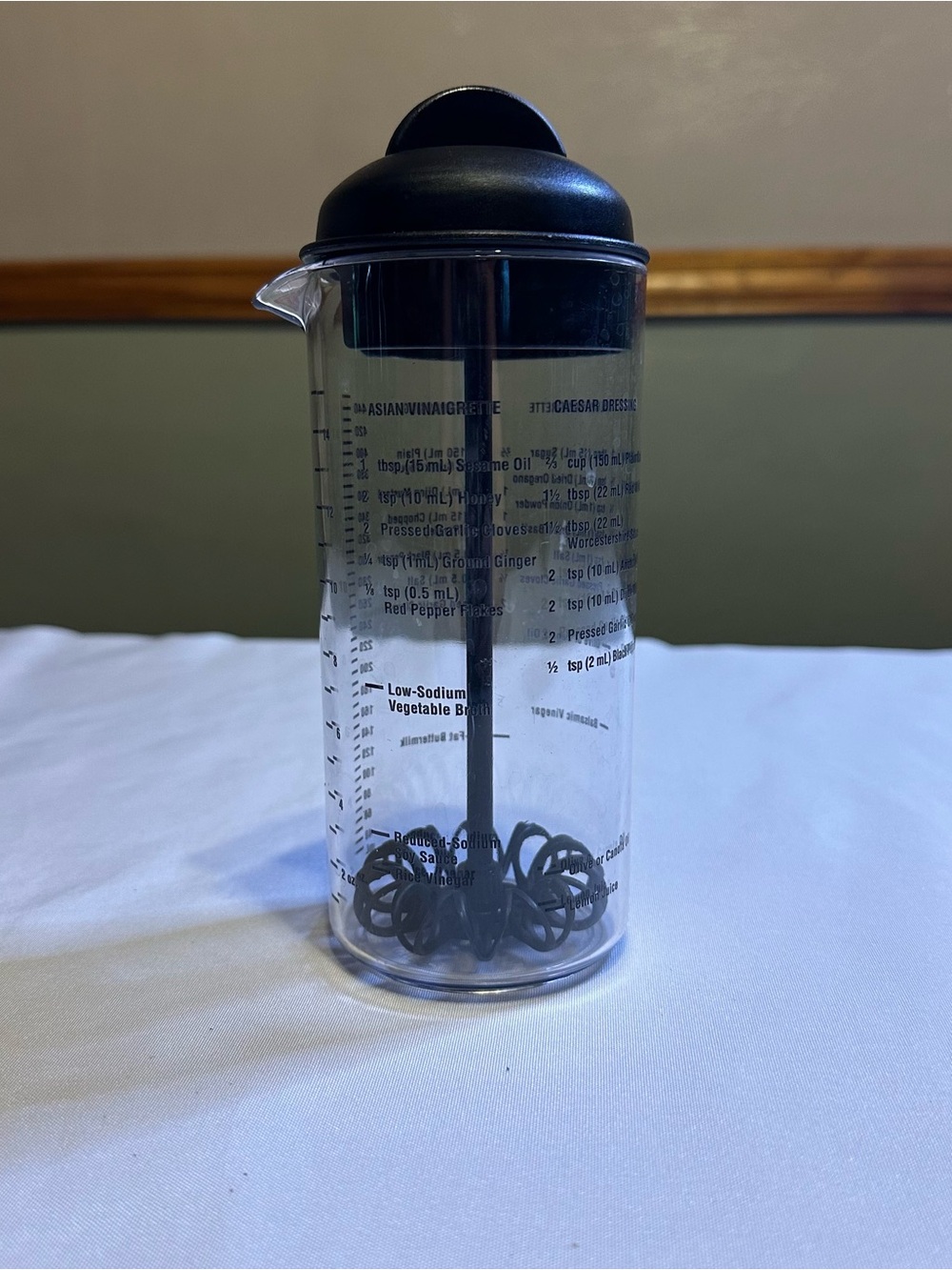 The Pampered Chef Clear Dressing measuring Mixer salad pourer.  Retired